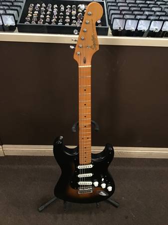 SQUIER 40TH ANNIVERSARY STRATOCASTER ELECTRIC GUITAR 1