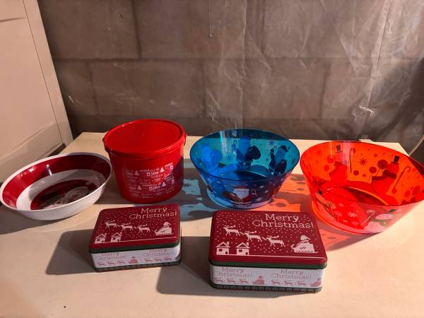 Holiday bowls, containers 1