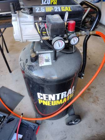 Central Pneumatic 21 gal air compressor 1