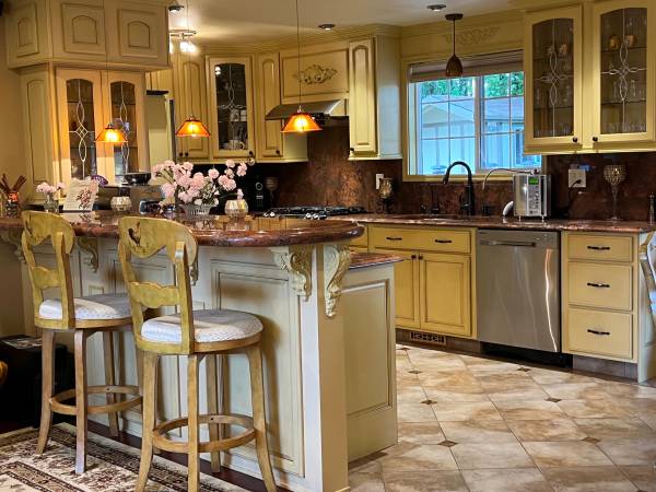 $1,350,000 / 5br - 3600ft2 - Adult Family Home Business Two Lots potential (Kent)63870757417219121