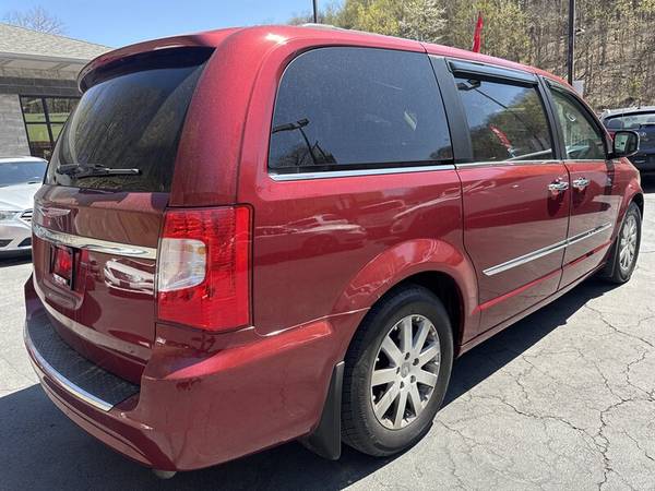 2012 Chrysler Town and Country Touring L     FINANCING FOR EVERYONE - $6,85063625245392643123