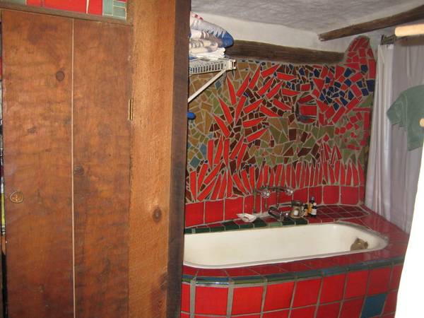 $580 / 1br - 144ft2 - $580   ARTISTIC HAVEN   1 bedrm + shared guest rm (LA CIENEGA)63806019854979121