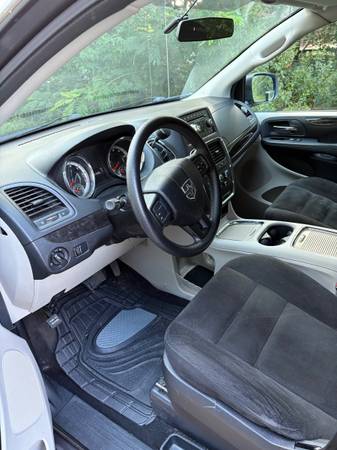 2015 DODGE GRAND CARAVAN, - $5.400 (RALEIGH NC)63470072582403124