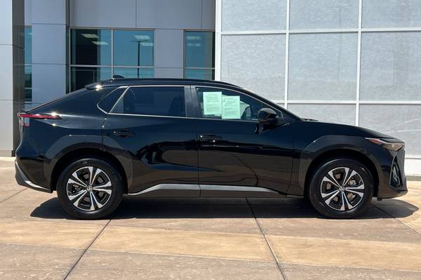 2024 Toyota bZ4X SUV negro - $27,400 (_Toyota _ _ bZ4X _)63472753270275121
