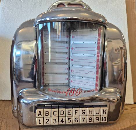 Two Juke Boxes 225. Each 1