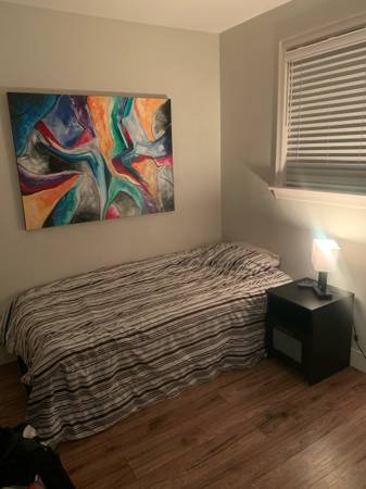 Roommate needed
$850
North York Roommate needed
$850
North York