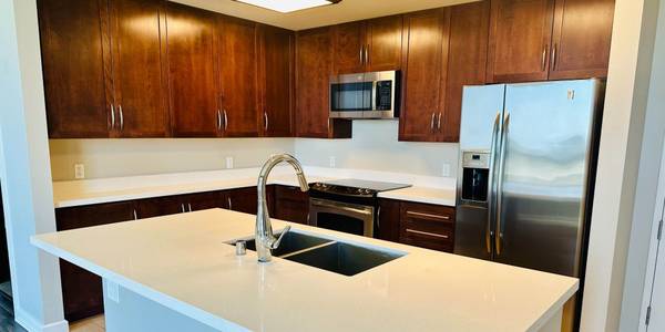 $2,499 / 1br - 1004ft2 - ATM Machine, Tile Flooring at Entry Kitchen & Bathrooms, Free Weights (1127 15th St, Sacramento, CA)63961337894018124