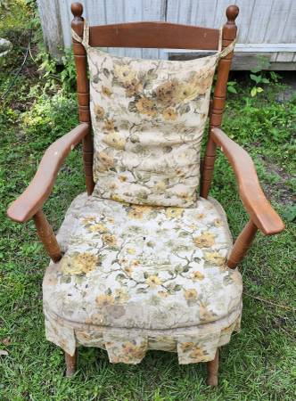 Solid Wood Rocking Chair 1