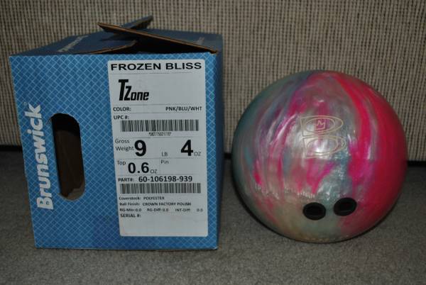 BRUNSWICK T-ZONE 9oz BOWLING BALLS - NEW CONDITION! 1