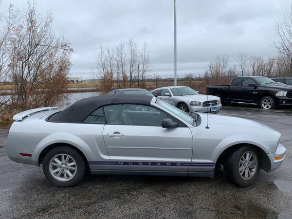 Ford Mustang CHOICE: convertible OR Coupe NOT convertible - $3,800 (HAMMOND)63618752434435121