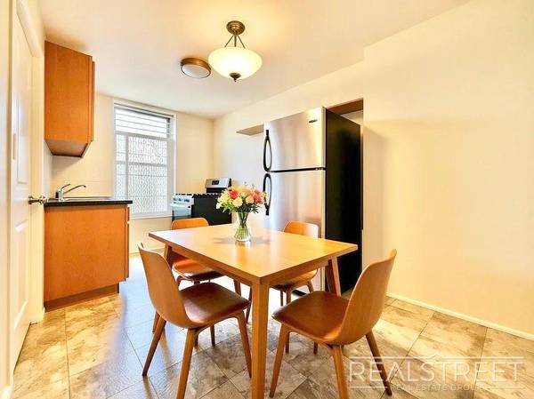 🌳 Parkfront Bushwick 2BR.. Rare Find by Jefferson L! 1