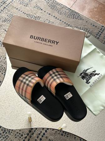 Burberry slides 1