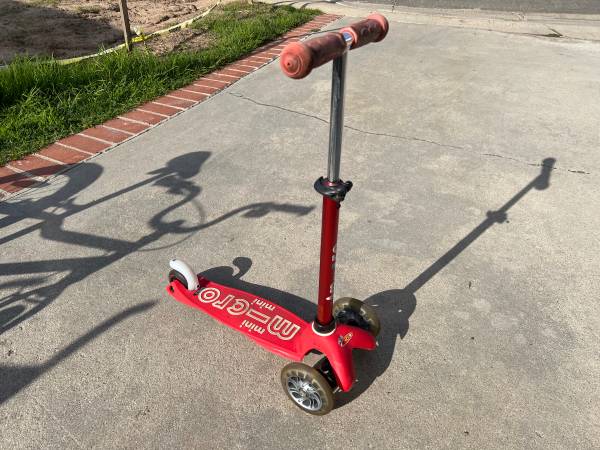 Micro Mini LED Scooter 1