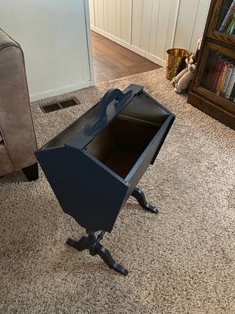 Magazine/storage rack 1