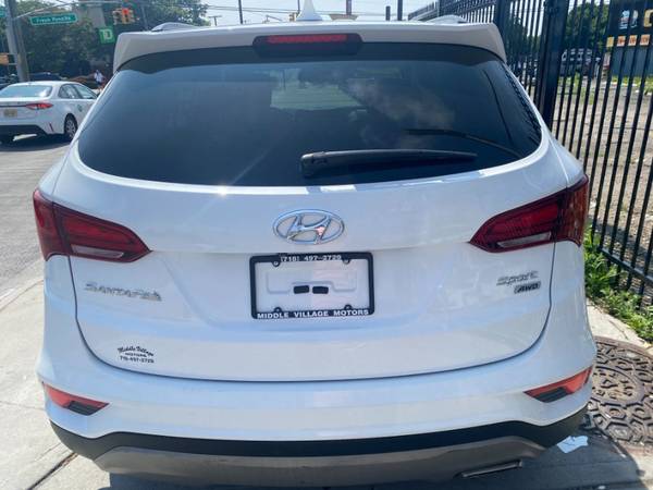Echa un vistazo a este impecable Hyundai Santa Fe Sport 2018 con 73,6-queens - $13,495 (Middle Village)63654723889153124