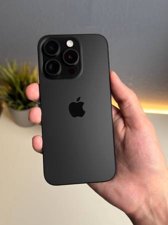 iPhone 16 Pro (Unlocked) 1