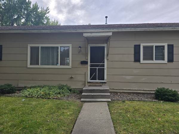 $1,025 / 2br - 759ft2 - Recently Remodeled & Move In Ready! 2-Bed, 1-Bath Apartment! (Mountain Home)63981532509570120