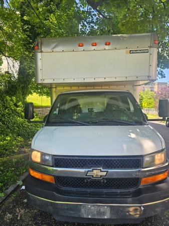 Chevrolet box truck for sale - $13,000 (Staten Island)63476853976323121