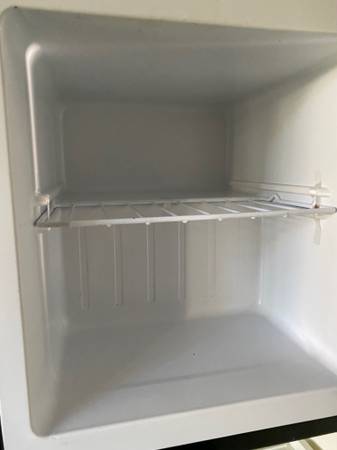 GE REFRIGERATOR 5.6 cu Under Counter__Mini Fridge__Also a FREEZER MINI - $100 (Fairfax, Virginia, 22030____________________________________)63470993334913124