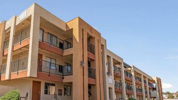 $999 / 1br - 630ft2 - 1 bedroom, curtains, spacious floor plans (3890 Graphic Center Dr, Las Vegas, NV)63859612441601123