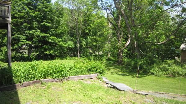 $1,530 / 2br - 700ft2 - 901WA-2 SPRAWLING 2 BEDROOM WITH PORCH ON FIRST FLOOR (Brattleboro)63313403056515122