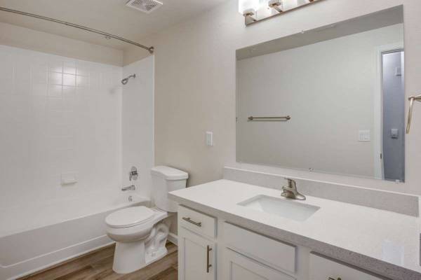 $1,565 / 1br - 925ft2 - Fabulous 925 sq ft 1 bed, 1 bath in sought-after Mesa area (Mesa - Mesa Riverview Mall)63966953013506124