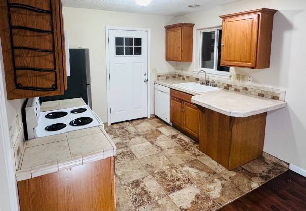 $1,445 / 1br - 415ft2 - Apartment in Farm Setting, Pasture / Barn (Oregon City / Beavercreek)63914737446915122