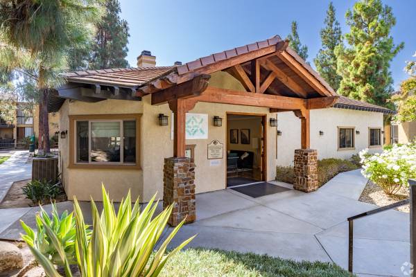 $2,219 / 1br - 733ft2 - 1Br 1Bt $500 Off Move In Special Limited Time Only! Why Wait Call Now! (Poway)63663973570561120