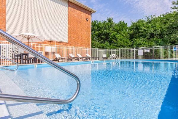 Covered Parking, 1bd 1ba, In Springfield 1