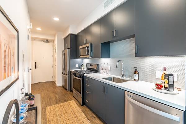 $3,745 / 2br - 1107ft2 - 6WEEKS FREE* Over 1100sq ft! Cornet Unit, City View, HUGE Bedrooms!! (oakland downtown)63834324045185120