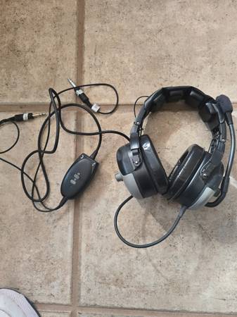 ヘッドセット Telex Stratus 30 aviation headset Telex Stratus 30XT