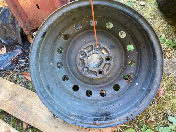 Llantas de acero de 16" de VW Jetta TDI, patrón de pernos 5x112 - $35 (Seattle)63471358894209120