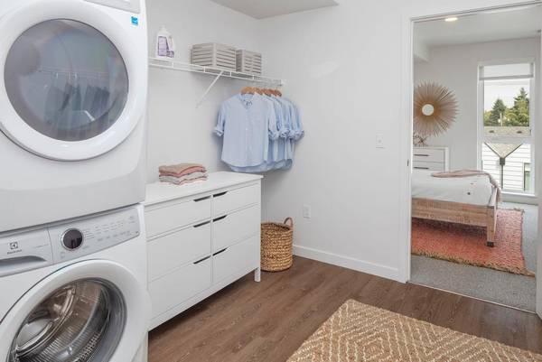 $1,649 / 1br - 668ft2 - Recorra Hoy, Electrodomésticos de Acero Inoxidable, Balcón Privado o Patio (Overlook)63831327417089124