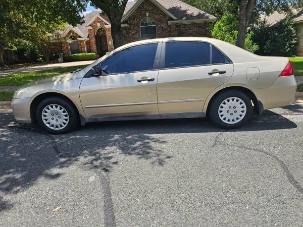 2007 Honda Accord lx only 97k 1 Elderly Owner Garaged No Accident EXL. - $8,500 (N Austin)63621922978561122