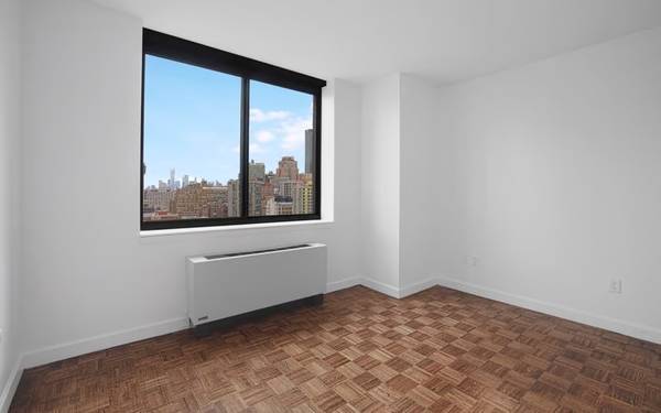 $4,120 / 2br - THE VALUE WINNER ((( NO FEE))) Extreme Luxury Flex 2br Full Service (Midtown West)63945494856323124