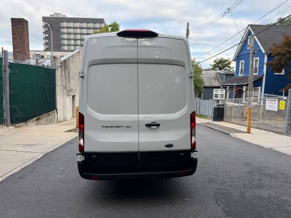 2022 Ford Transit 350 EL - Photo 4