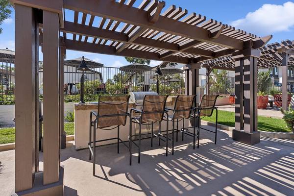 $2,935 / 2hab - 1050ft2 - ¡Oferta especial de mudanza!! Disfruta de la vida en Westlake Village, ¡con estilo!!! (645 Hampshire Rd, Westlake Village, CA)63668270812931123