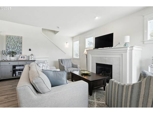 $3295.00 / 3br - 1650ft2 - Beautiful West Linn 3 bedrooms and 2.5 bath House for rent63820909024899122