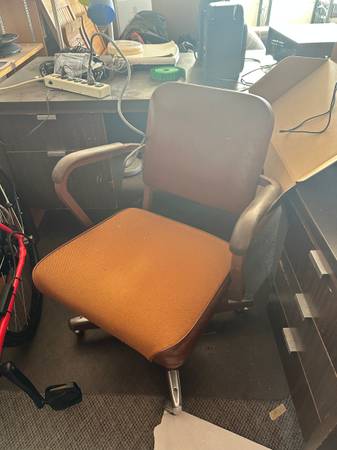 Office desk armchair 1