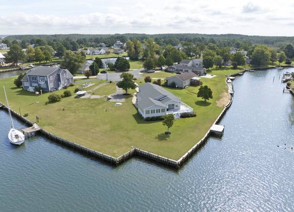$525,000 / 3br - 2021ft2 - Casa Frente al Agua Increíble (Muelle de Agua Profunda) (Onancock, VA)63839298973185121