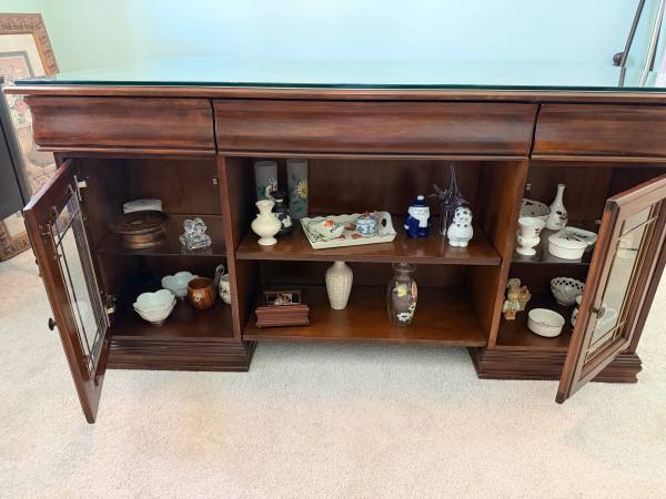 Executive desk 1