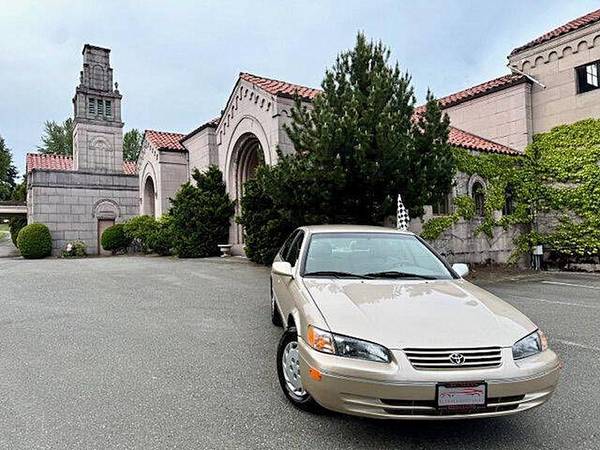 1999 Toyota Camry LE 4dr Sedan - $5777.0063617379548291120