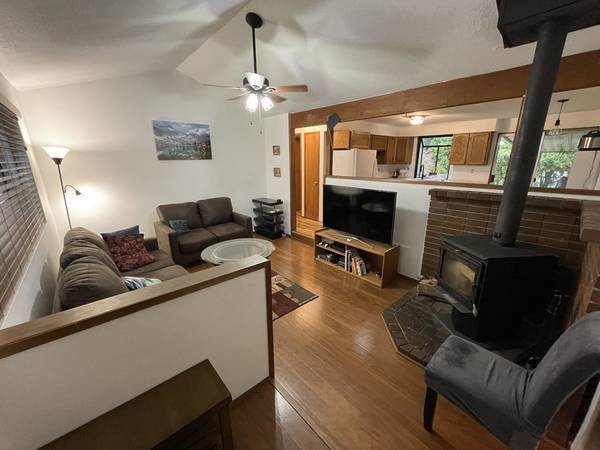 $750 / 3br - 132ft2 - Private Room + Bath in Renovated Home – All Utilities Included! (Portland, OR)63672601312001122