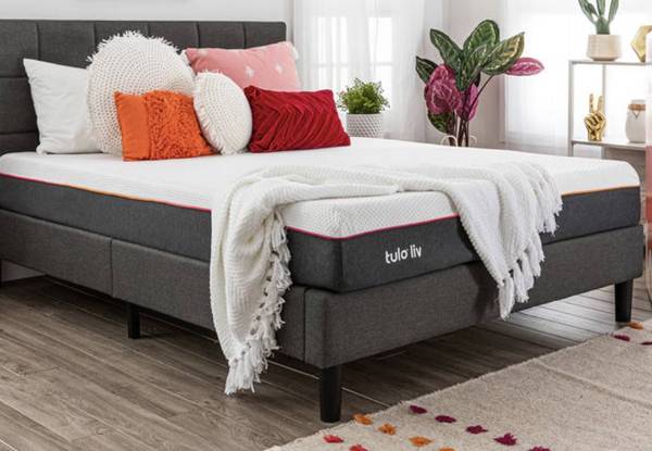 King size Tulo memory foam mattress brand new 1