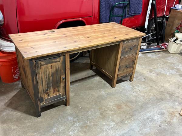 Desk 1