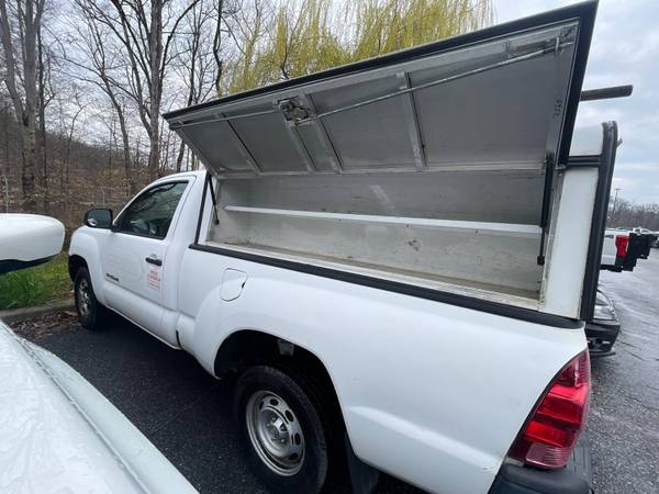 2006 Toyota Tacoma regular cab 4 cylinders - $7,800 (Germantown)636186409968651220