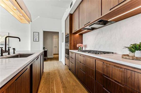 $1,300 / 1br - 947ft2 - Hermoso apartamento condominio de una habitación (Nueva Orleans, LA)63791993526915123