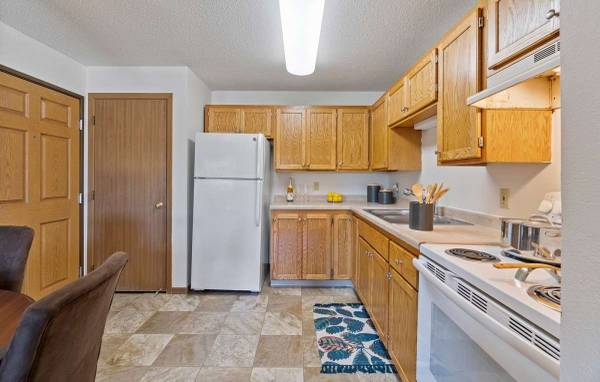 $870 / 2br - 903ft2 - HOUSING VOUCHERS OKAY! Local assistance programs accepted (Willmar - Pleasant View Park)63988652580355123