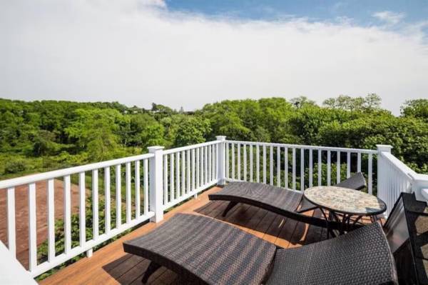 $204 / 3br - Luxurious West End home near Herring Cove Beach63817540263297123