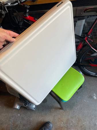 Small foldable table and four small kids chairs 1